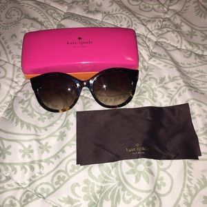 Kate Spade sunglasses in great condition